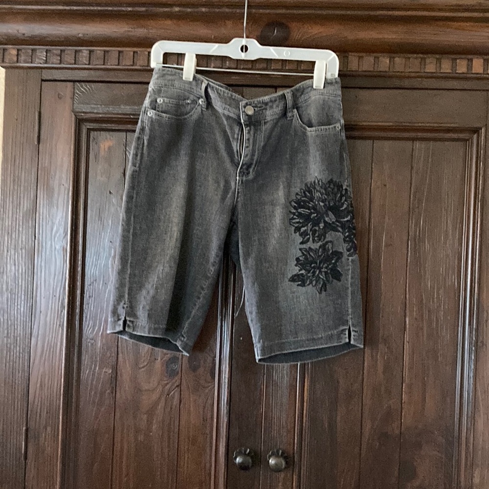 White House Black Market Gray Denim Shorts with Black Floral Design. Size 8